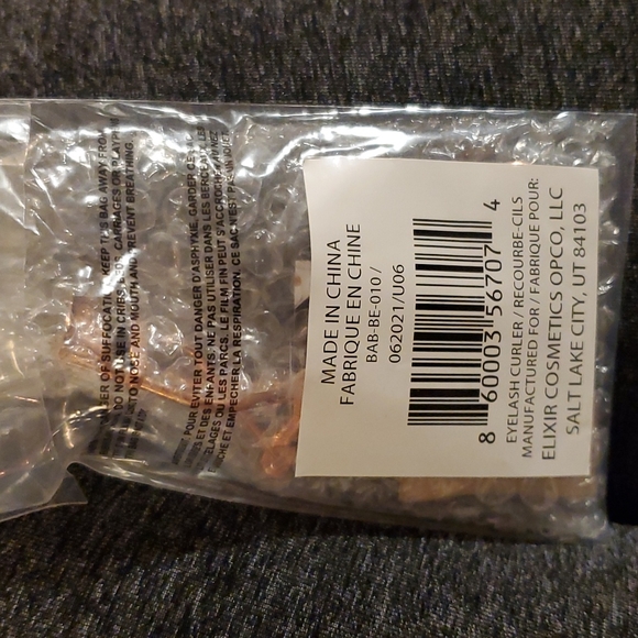 New Rose Gold Eyelash Curler - Picture 3 of 3